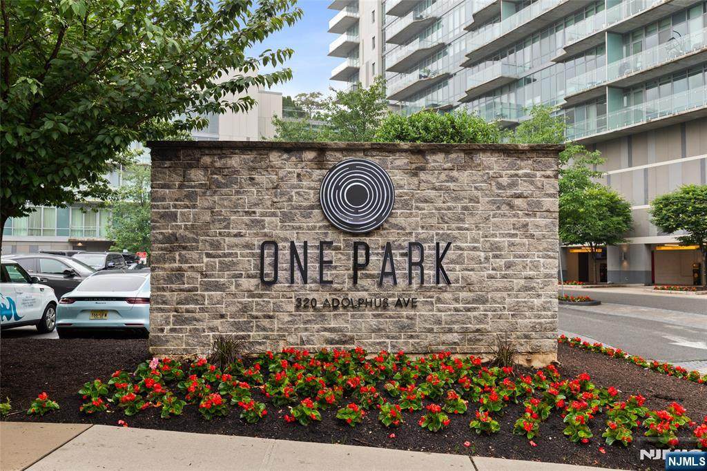 320 Adolphus Avenue - Photo 1