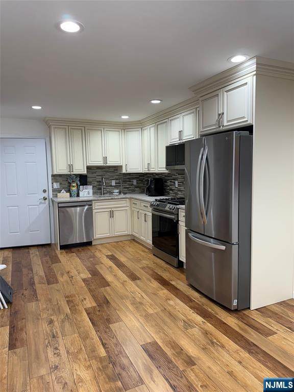 593 New York - Photo 1