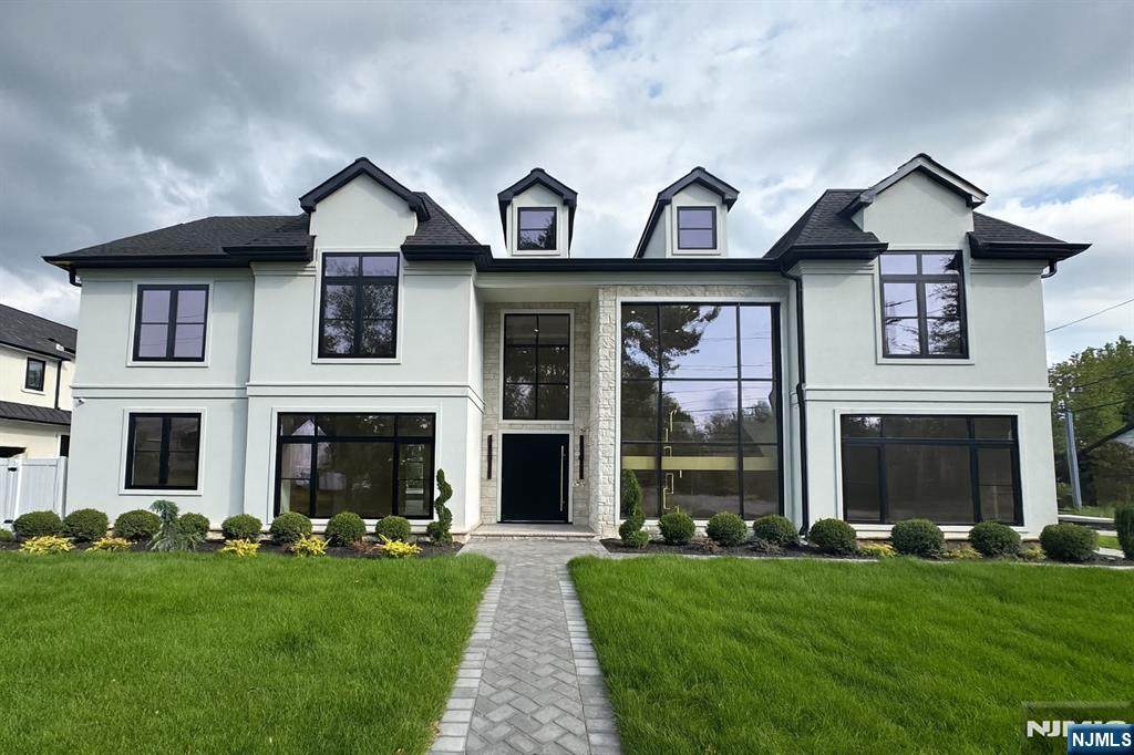 2 Maple Street - Photo 1