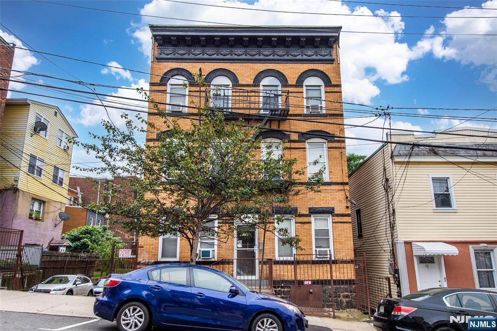 1109 6th Street - Photo 1