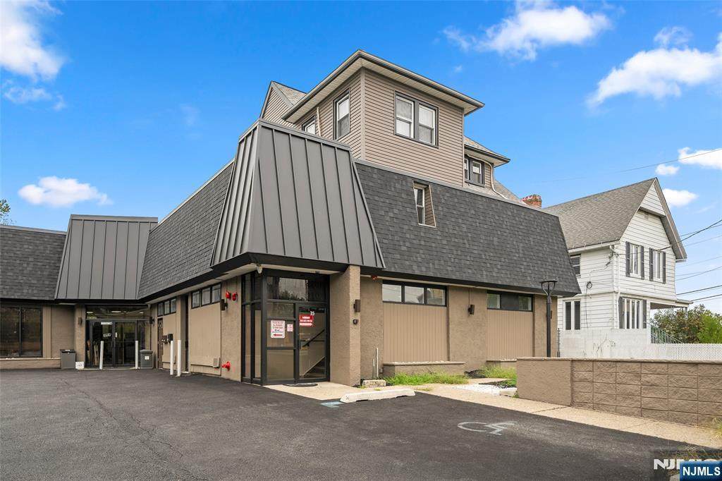 35 Pangborn Place - Photo 1