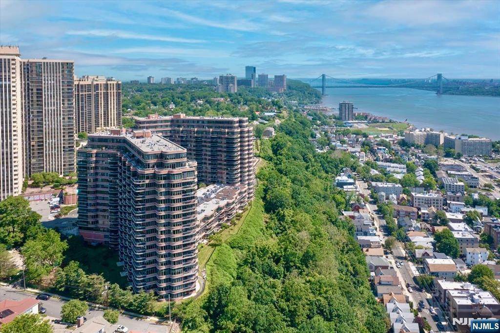 100 Carlyle Drive - Photo 1