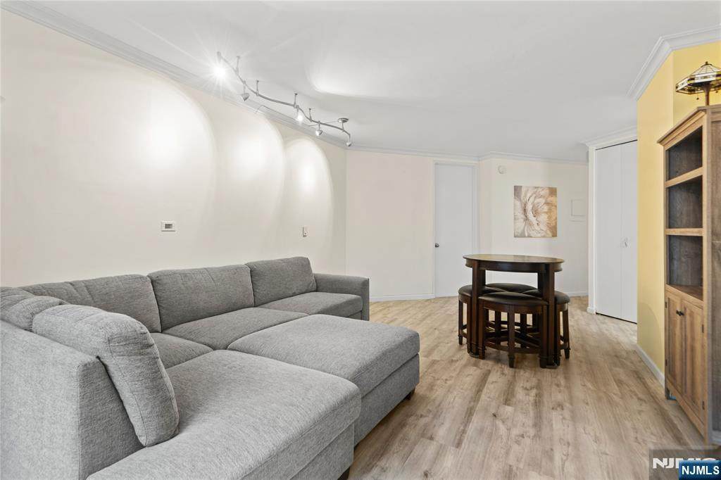 7004 Boulevard East - Photo 1