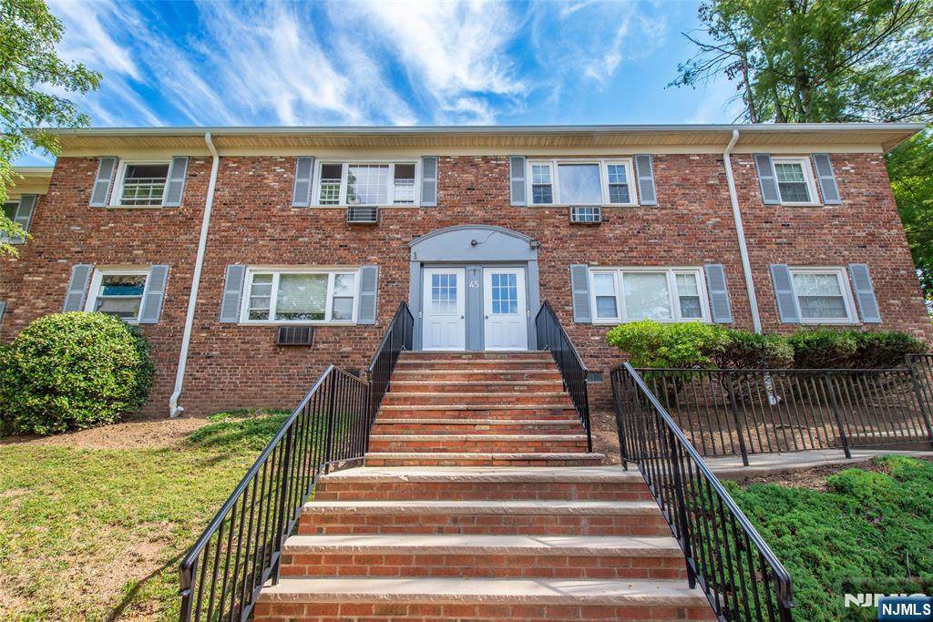 45 Wedgewood Drive - Photo 1