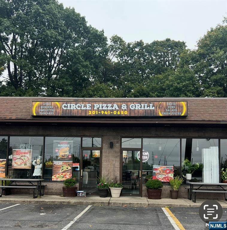 550 Broad Avenue - Photo 1