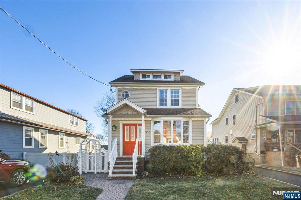 331 Mountain Way - Photo 1