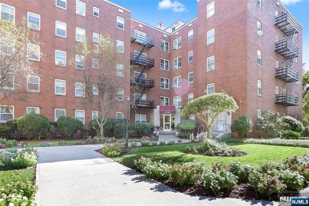 2320 Linwood Avenue - Photo 1