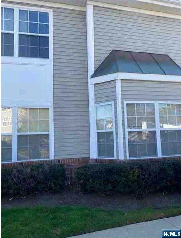 2505 Ridgeview Court - Photo 1