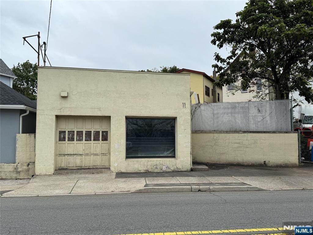 11 Railroad Avenue - Photo 1