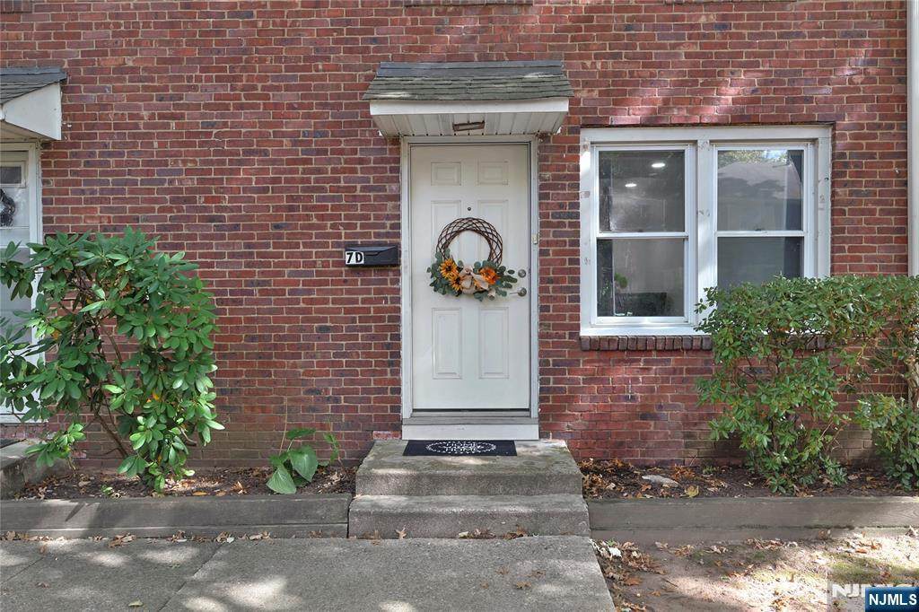 130 Glenbrook Parkway - Photo 1