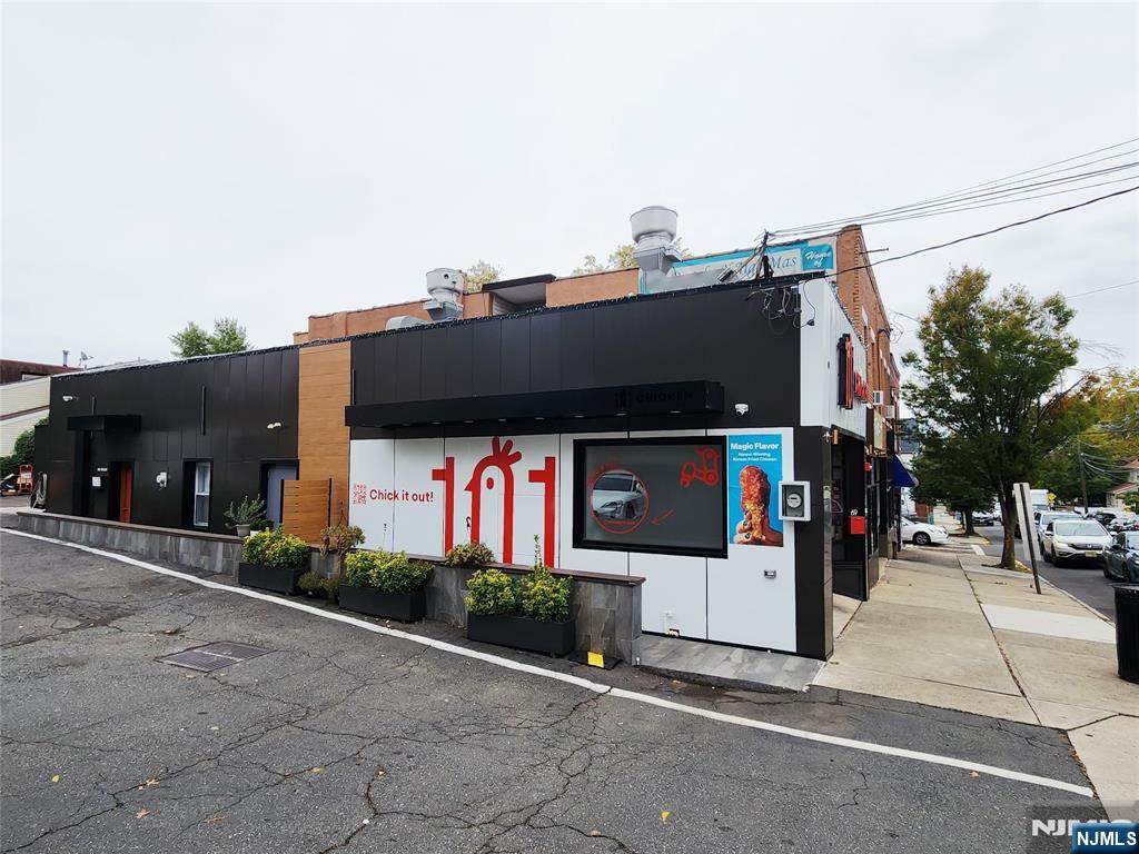 69 Ridgefield Avenue - Photo 1