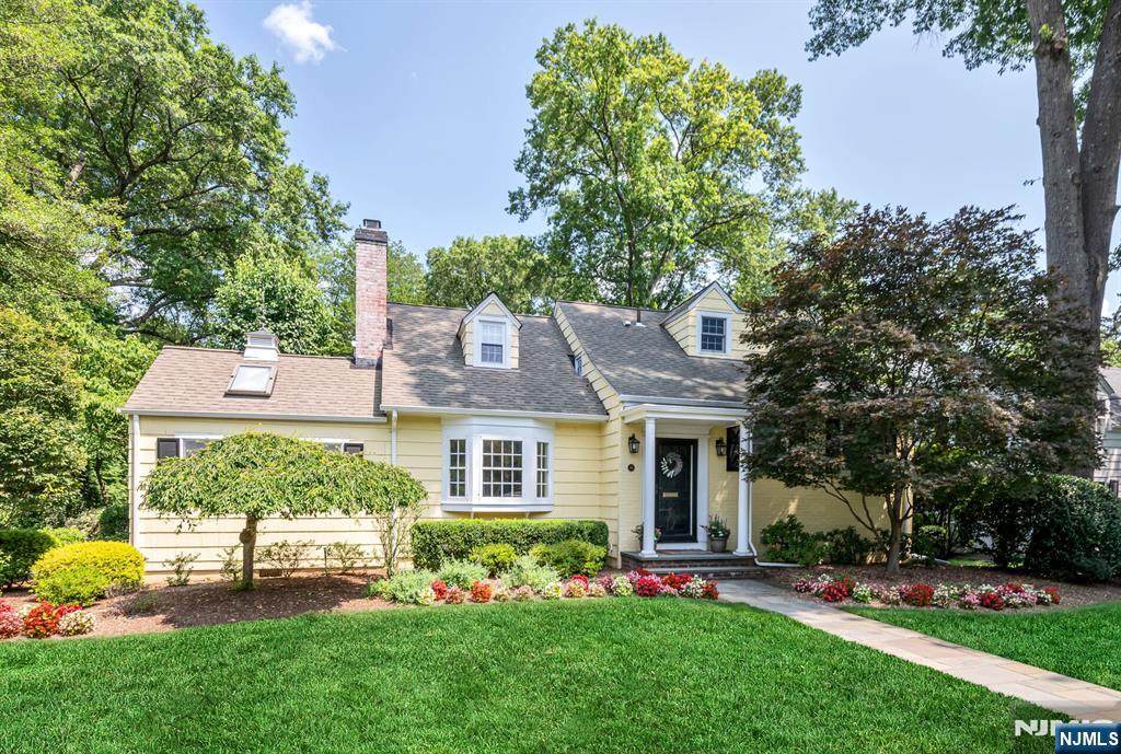 86 Carlton Avenue - Photo 1