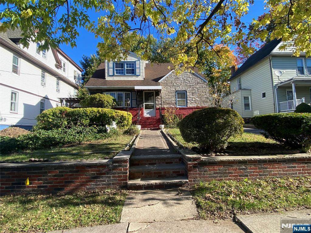 139 Phelps - Photo 1