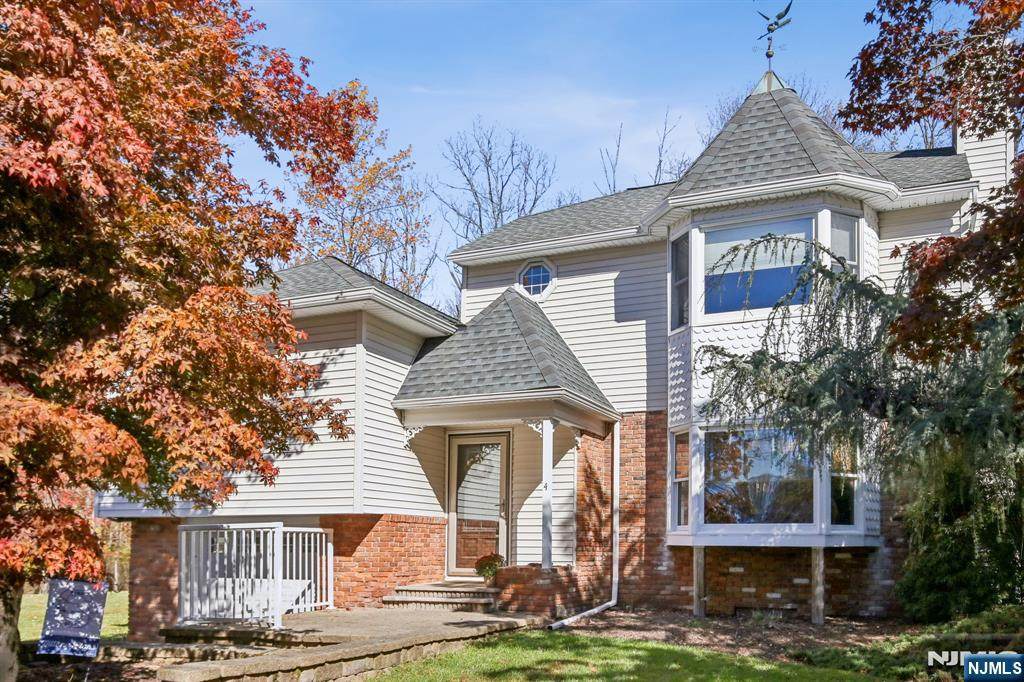 4 Ledgewood Trail - Photo 1