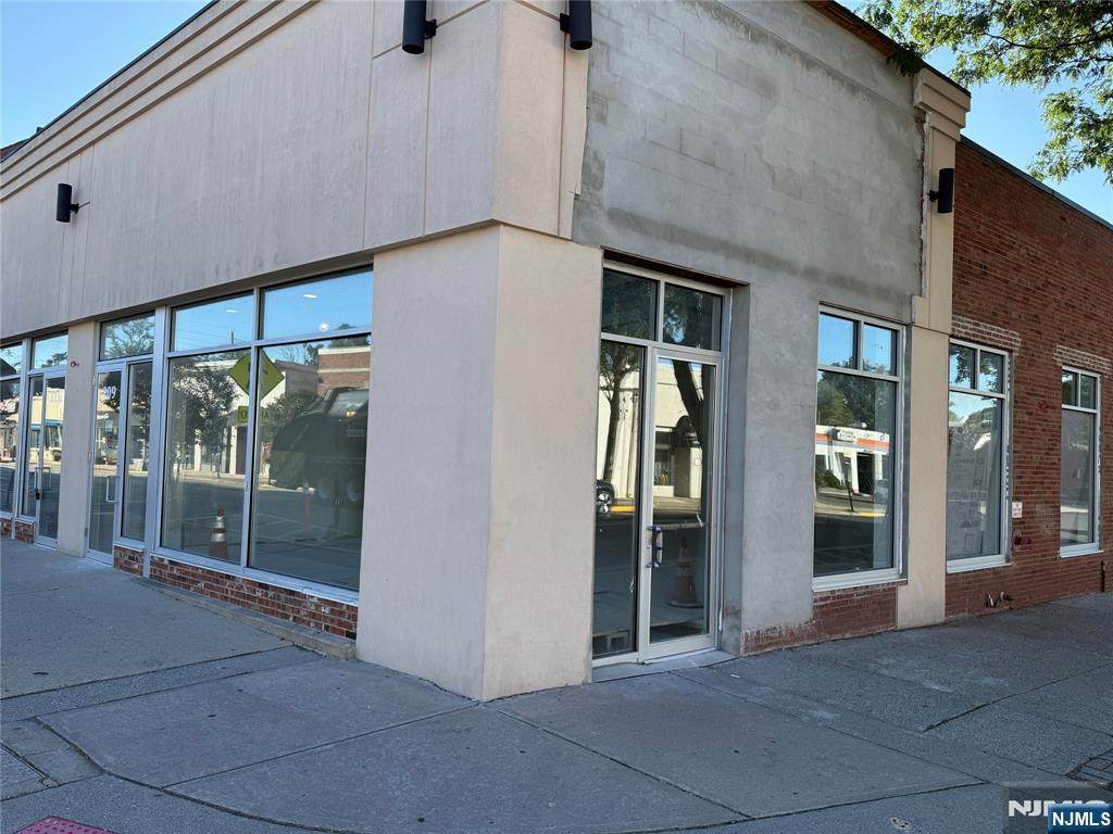 209 Westwood Avenue - Photo 1