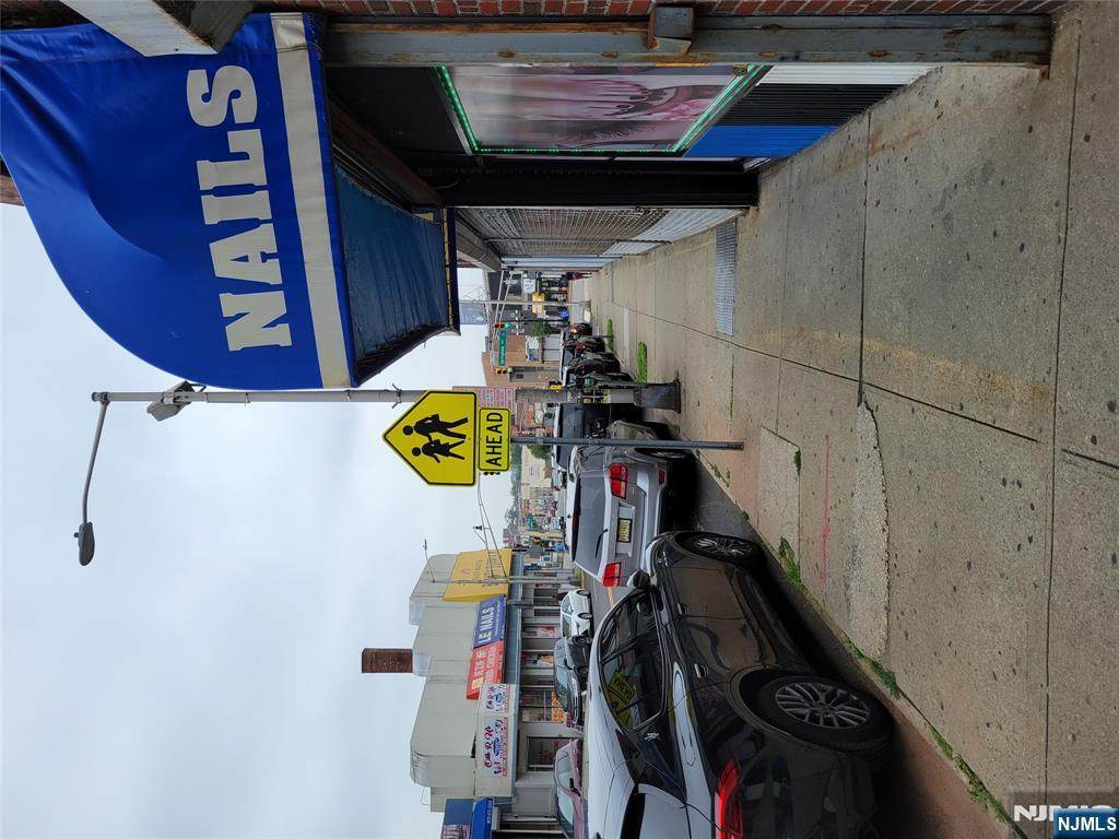 1134 Clinton - Photo 1