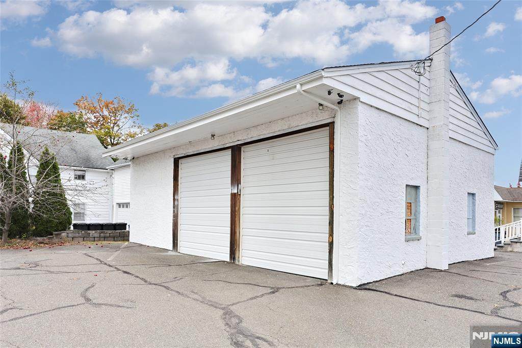 625 Wyckoff Avenue - Photo 1