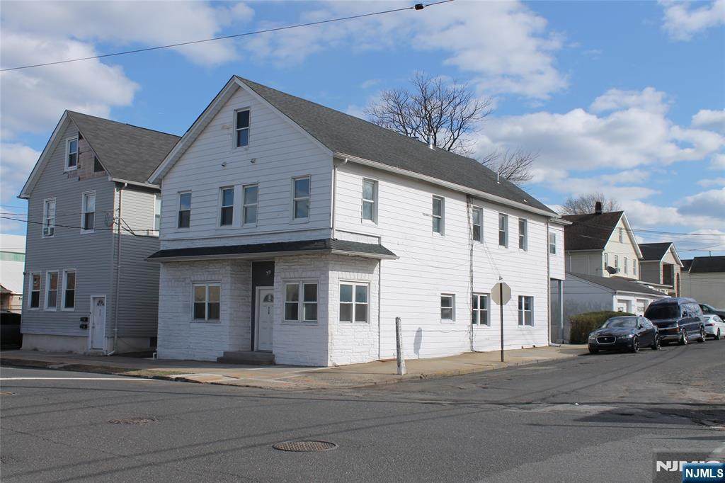 519 Roosevelt - Photo 1