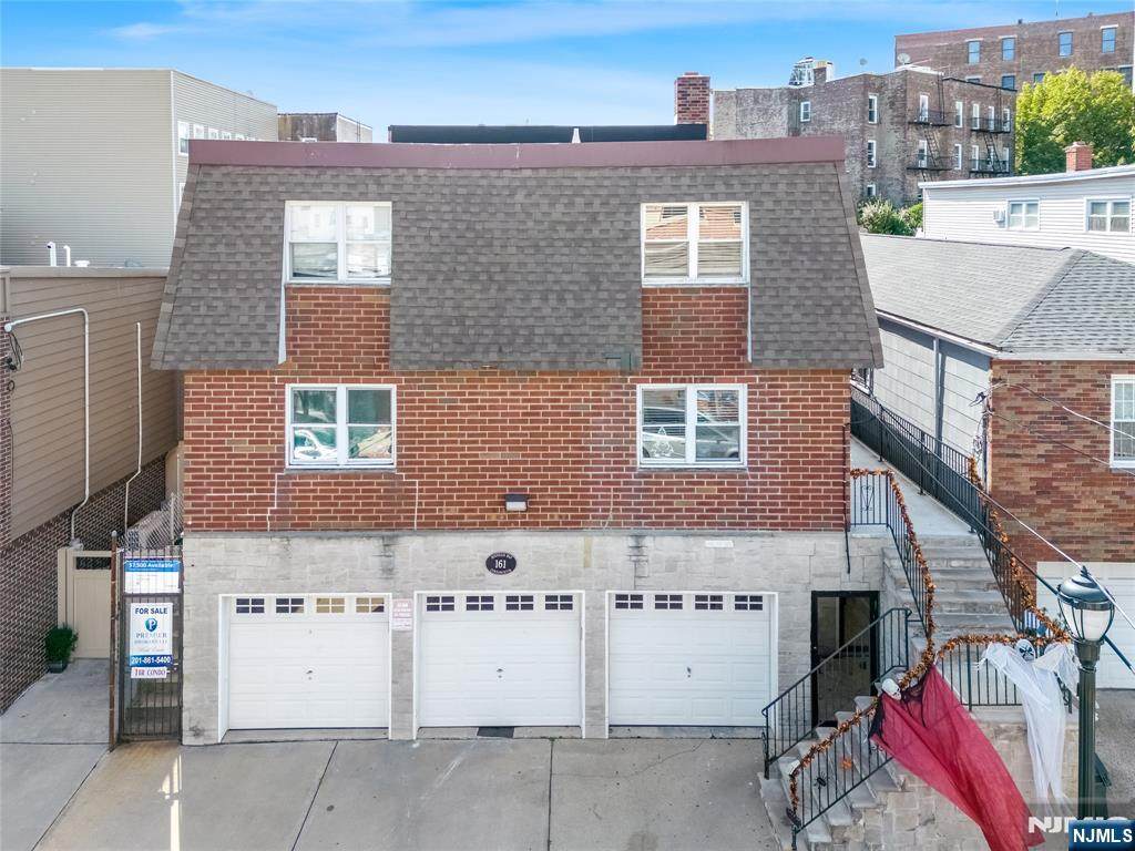 161 18th Street - Photo 1