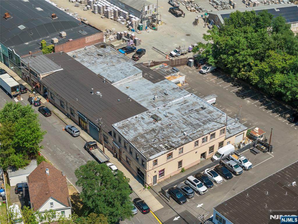 174 Getty Avenue - Photo 1