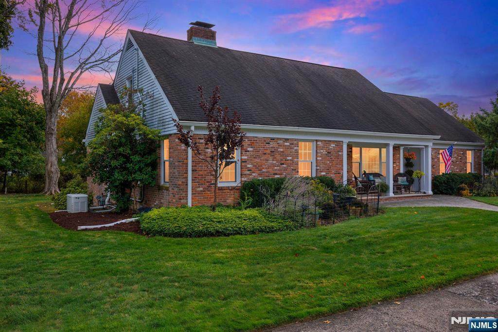 90 Suncrest Avenue - Photo 1