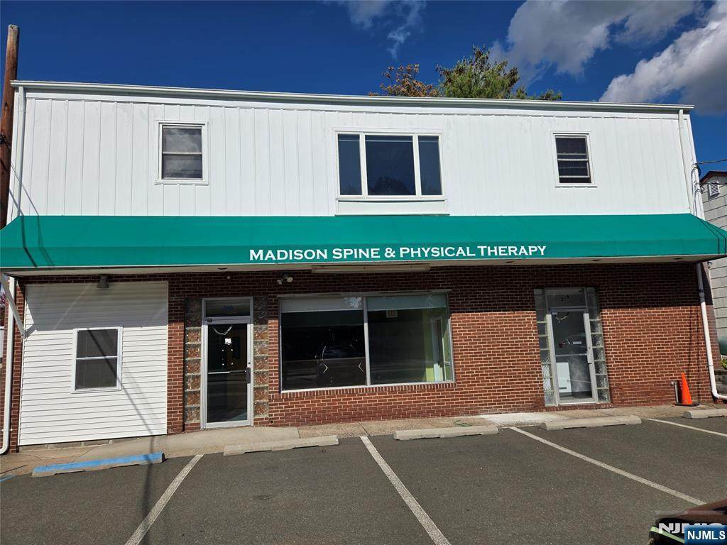 219 Richmond Avenue - Photo 1