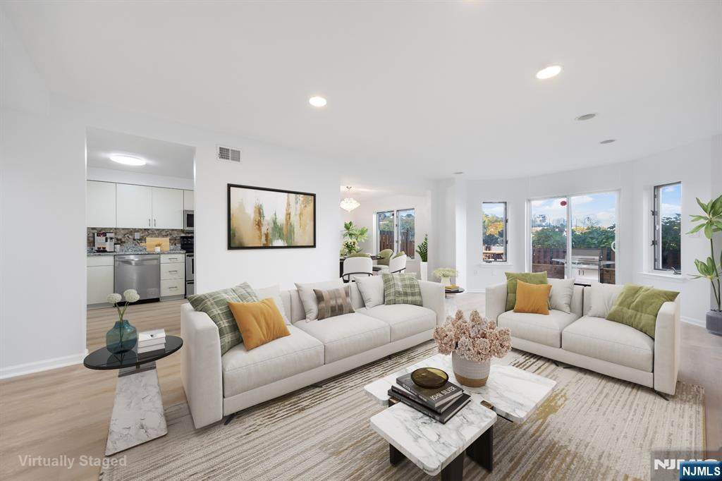 105 Nelson Court - Photo 1