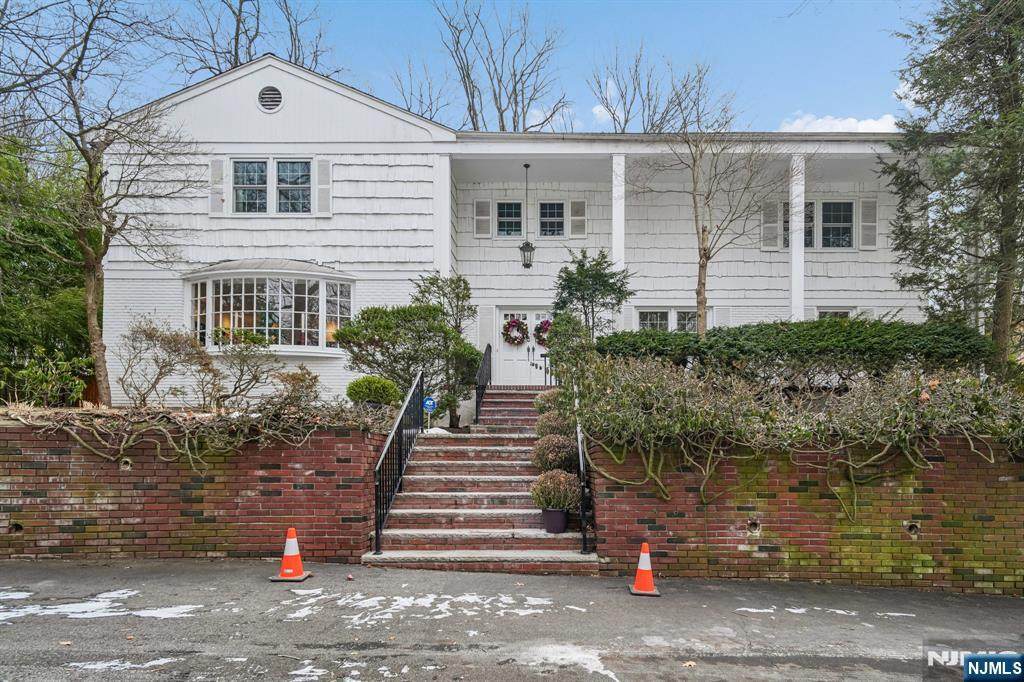 395 Highview Road - Photo 1