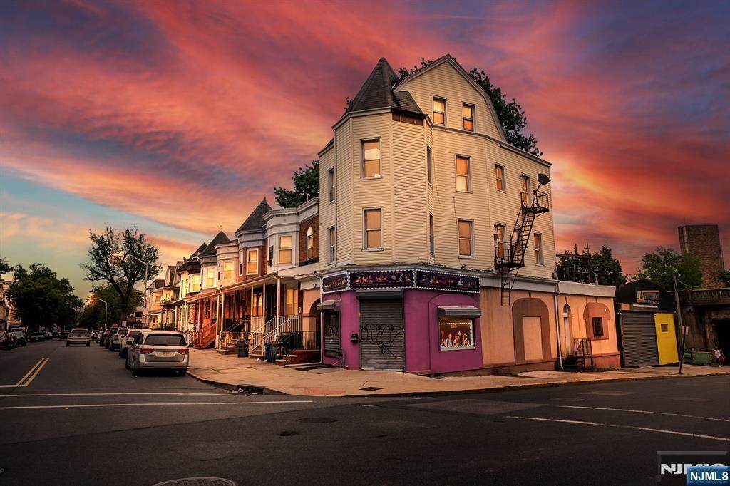 101 Eaton Place - Photo 1