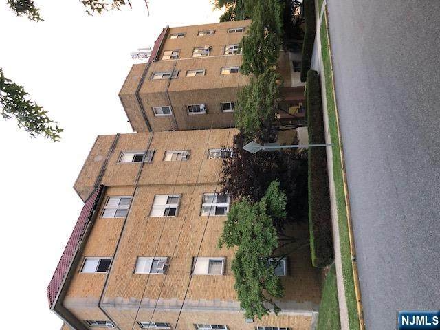 222 Christie - Photo 1