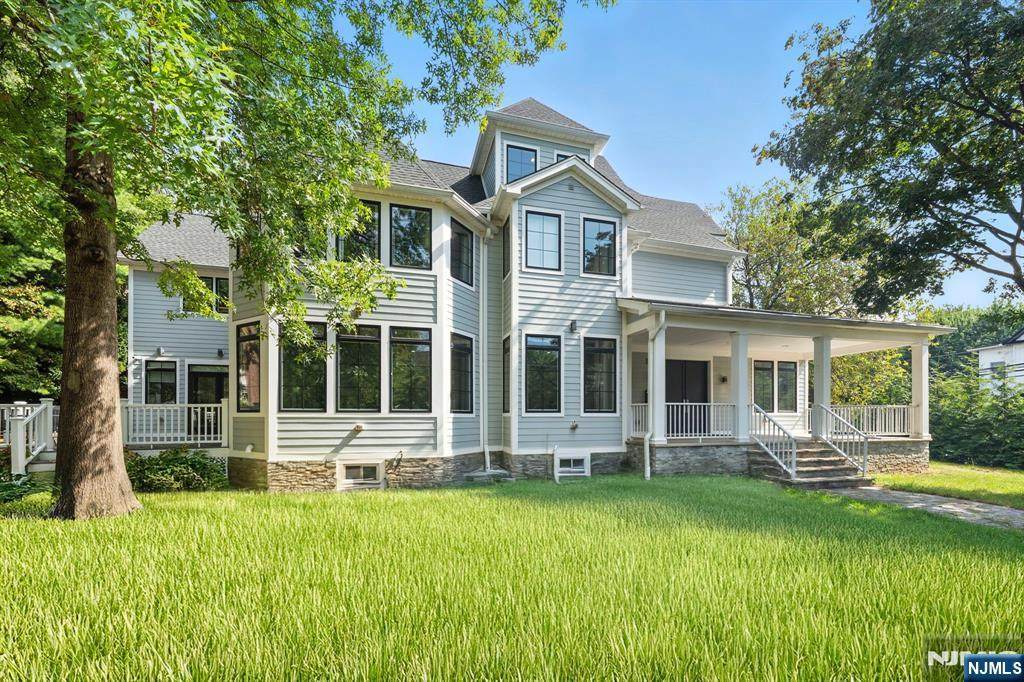 108 Lafayette Ave - Photo 1