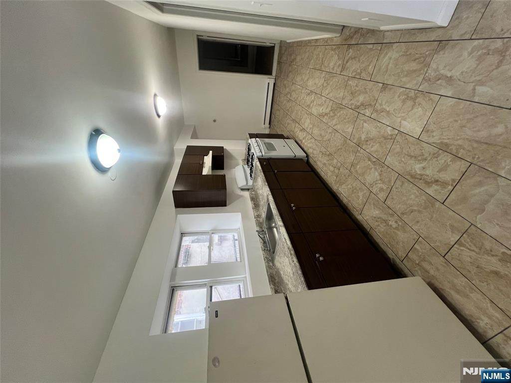 100 Beech Street - Photo 1