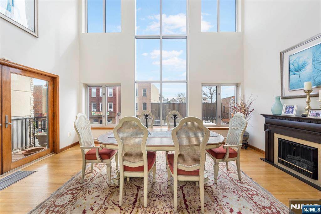 220 Harrison - Photo 1