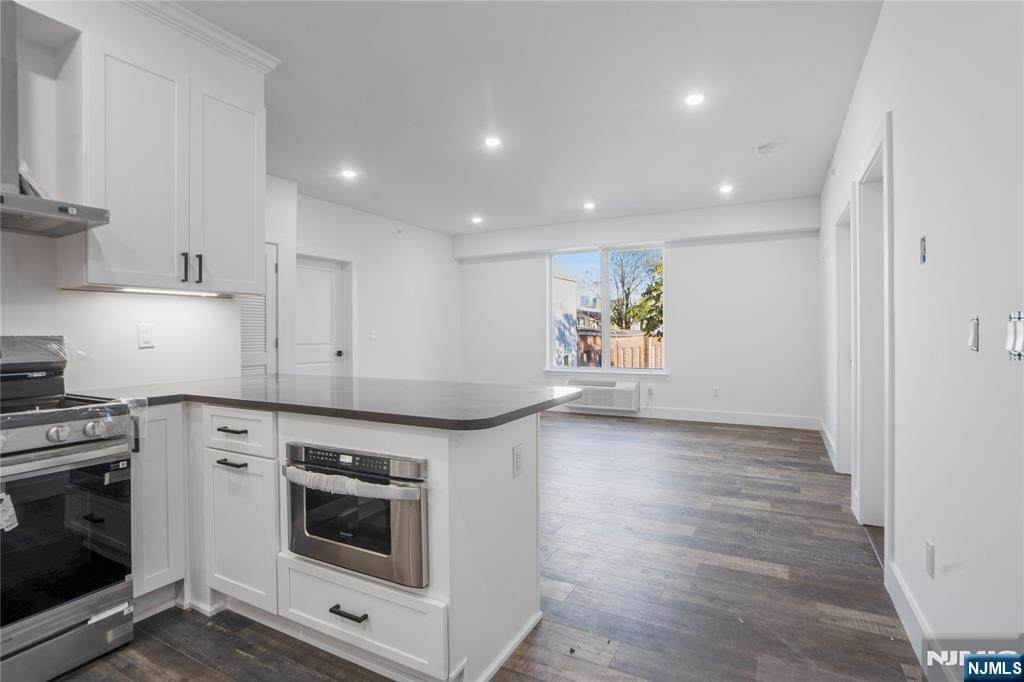 521 10th Street - Photo 1