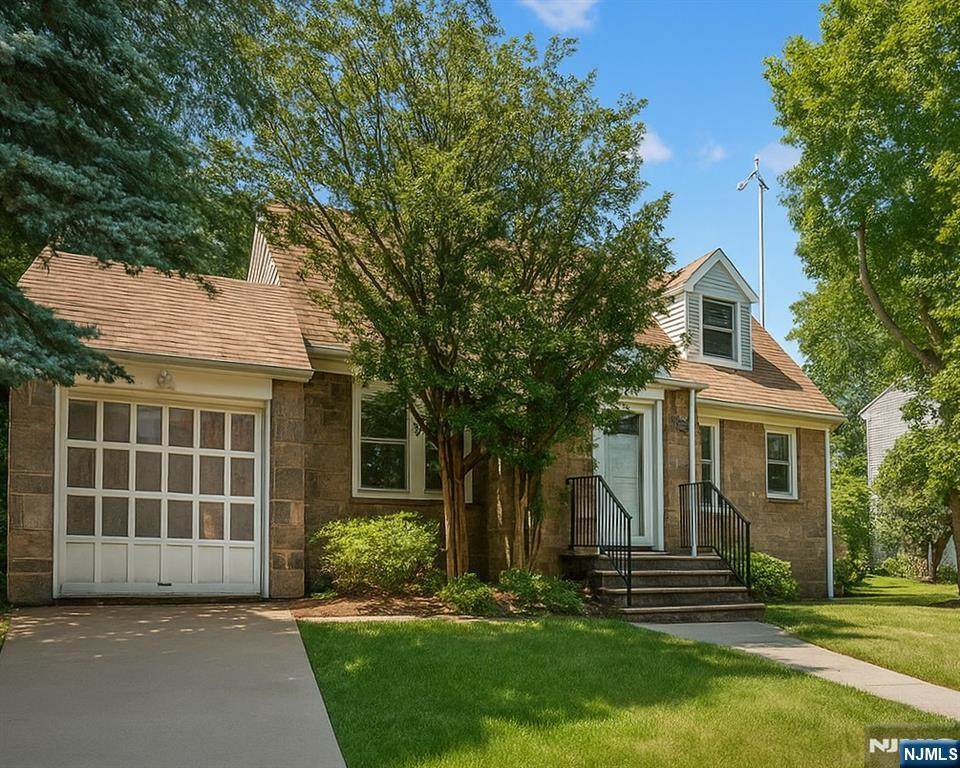 90 Ardmore Avenue - Photo 1