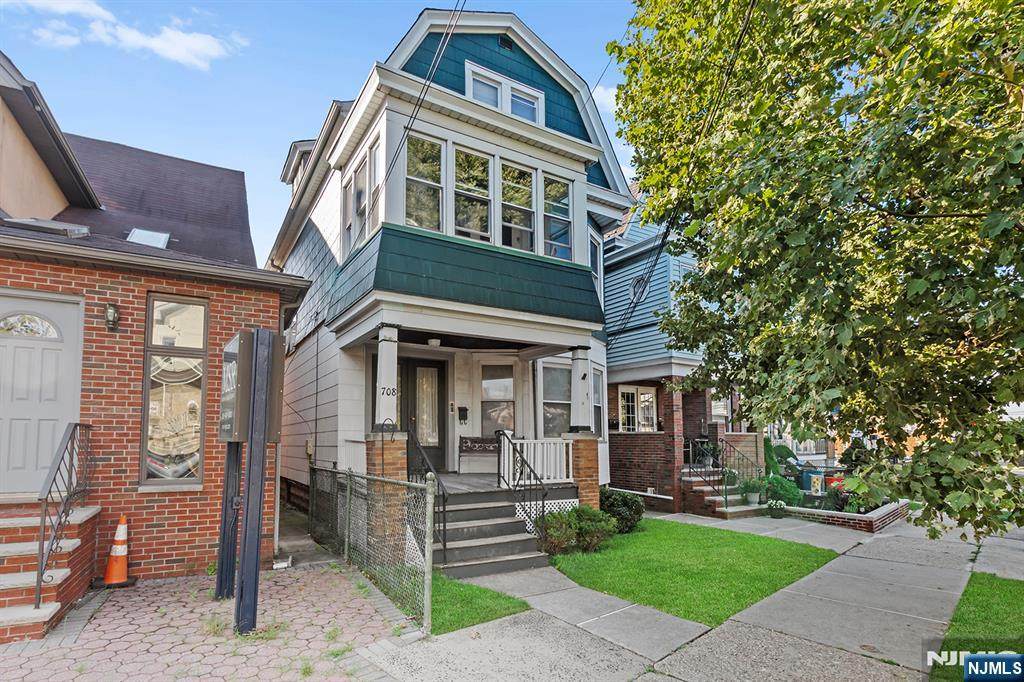 708 Kearny Avenue - Photo 1