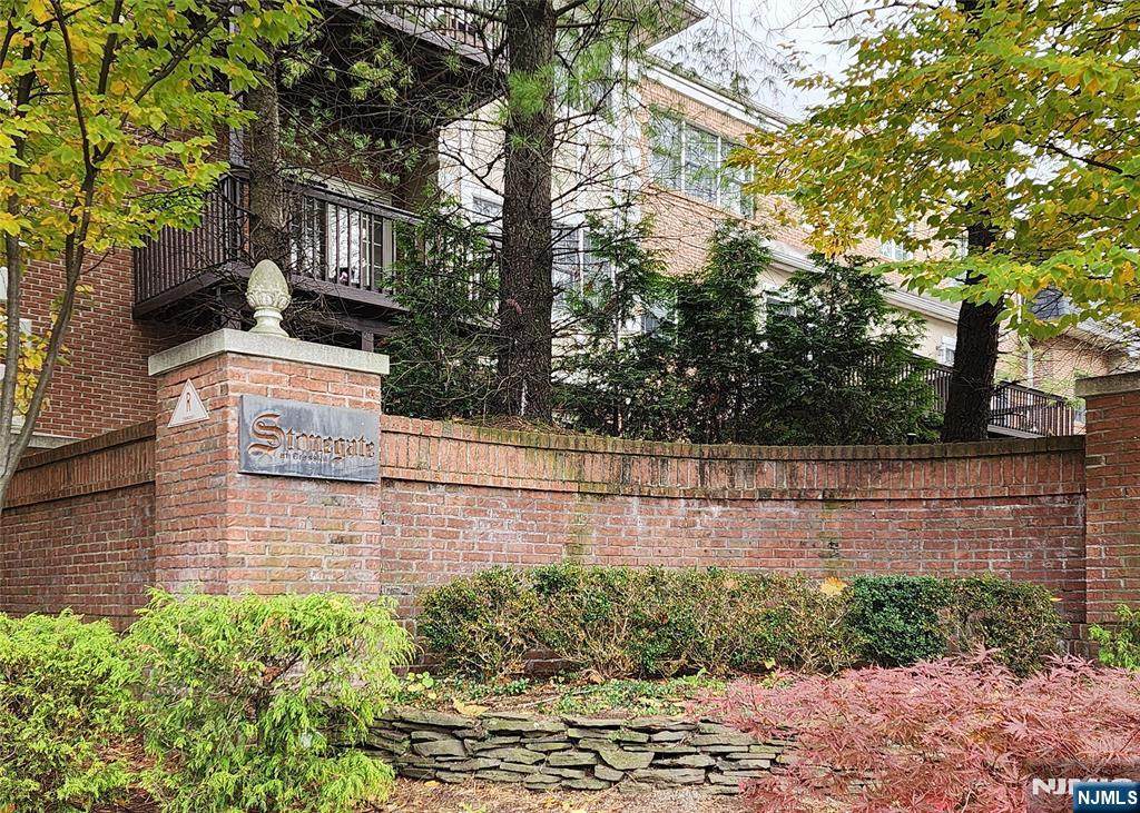 136 Stonegate Trail - Photo 1