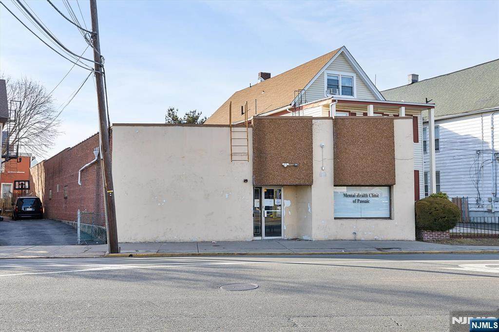 109-111 Lexington Avenue - Photo 1