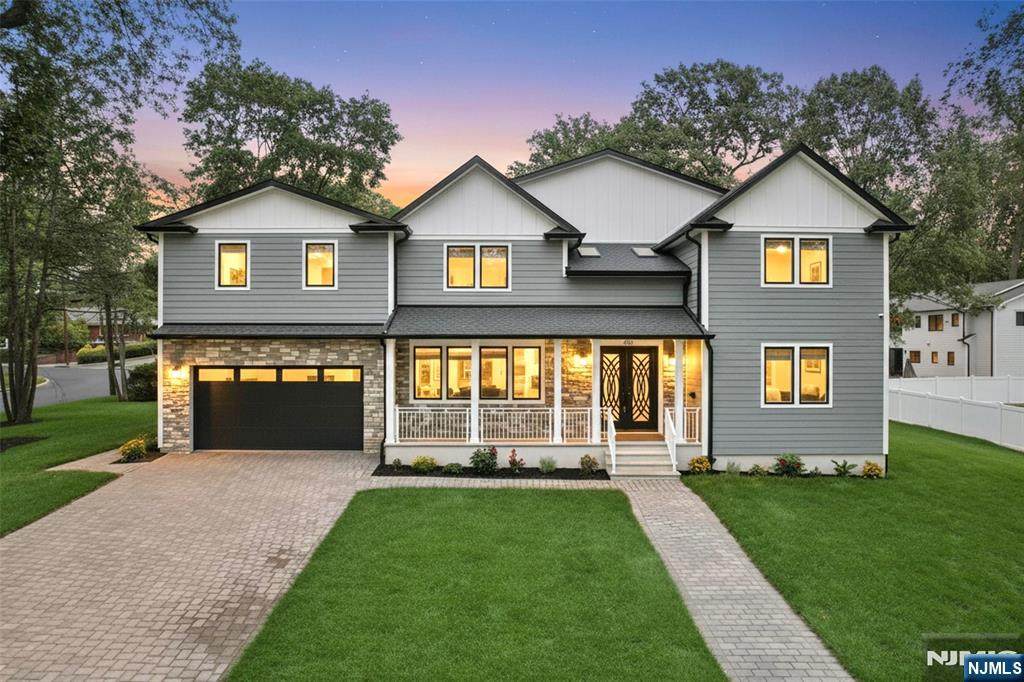 492 Oaktree Road - Photo 1