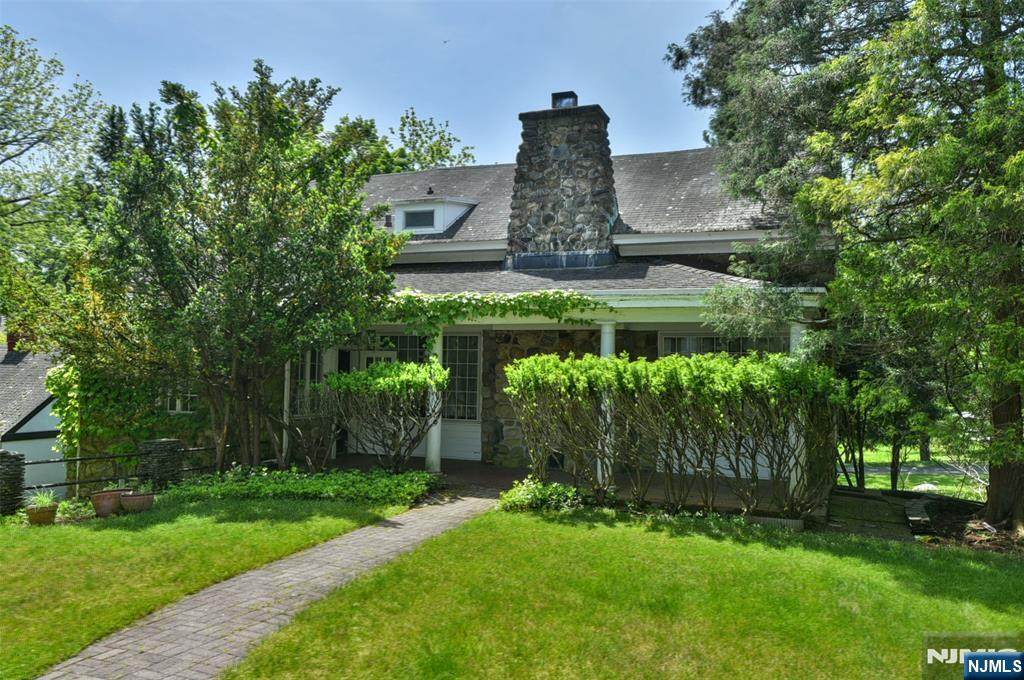 584 Saddle River Road - Photo 1