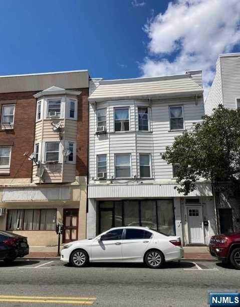304 Harrison - Photo 1