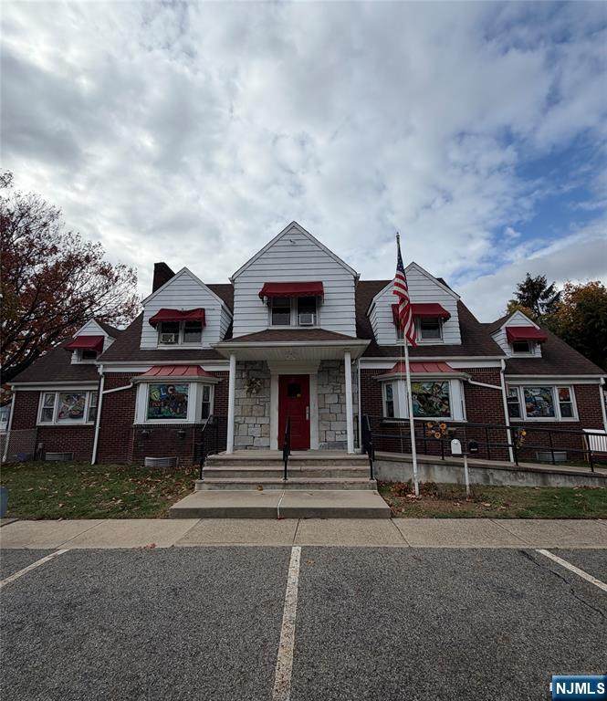 17 Platt Avenue - Photo 1