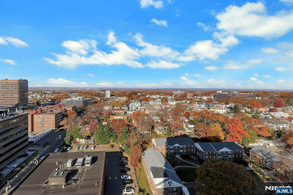 2150 Center Avenue - Photo 1