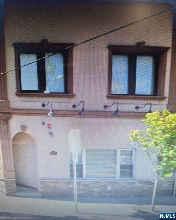 384 Fairview - Photo 1