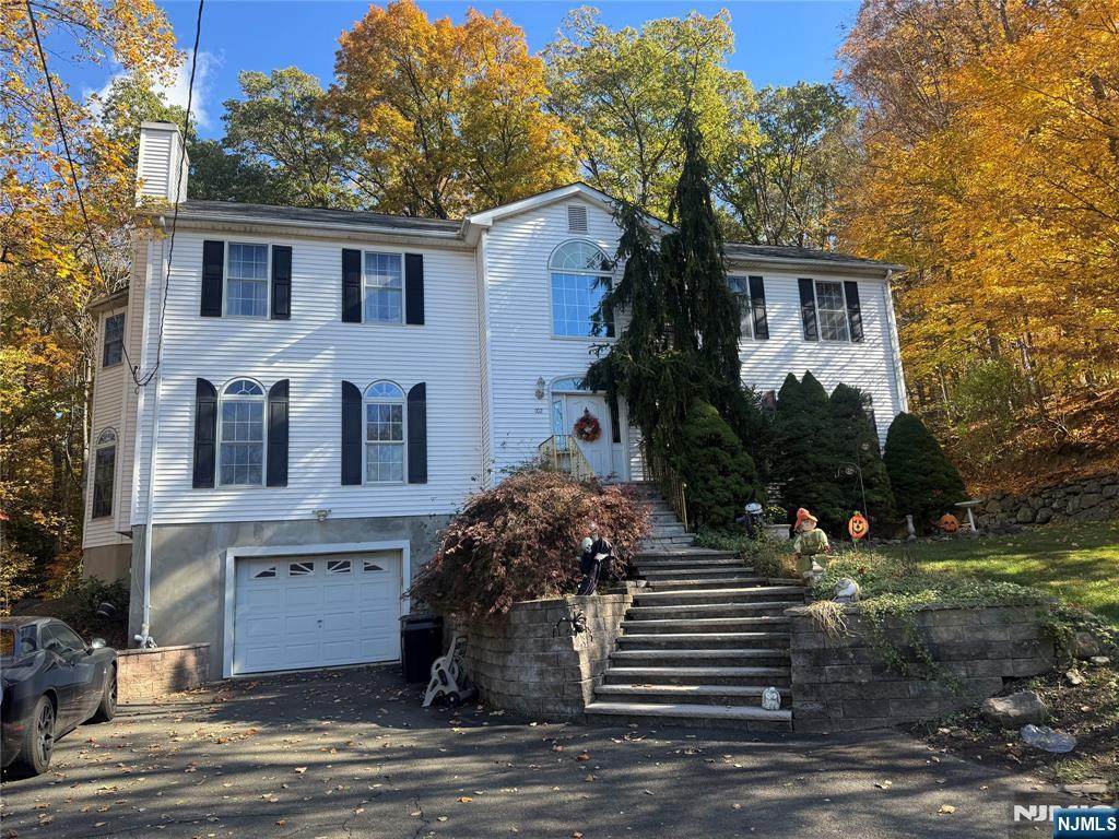 102 Garside Avenue - Photo 1