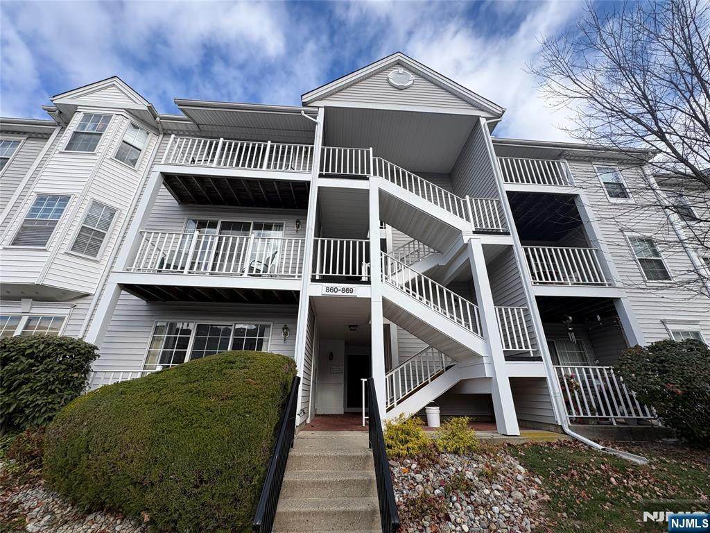 861 Juniper - Photo 1