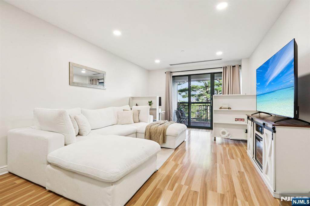 1 Orient Way - Photo 1