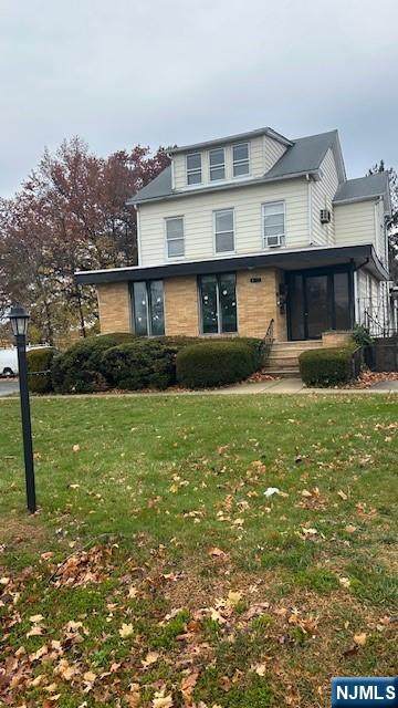 31-11 Broadway - Photo 1