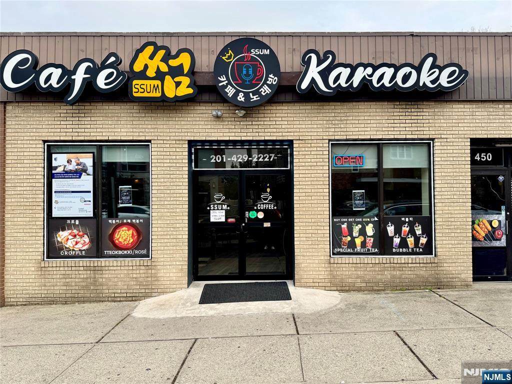 450A Broad Avenue - Photo 1