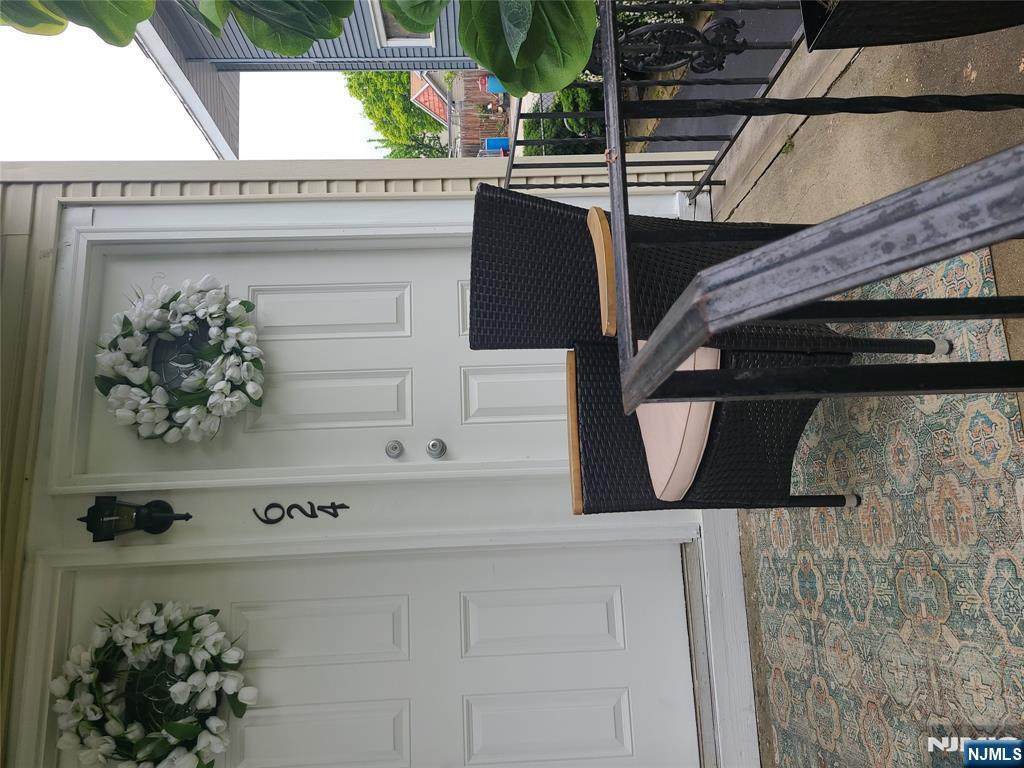 624 Madison - Photo 1